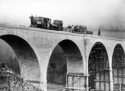 Chelfam Viaduct in costruzione, c.1897 da English Photographer